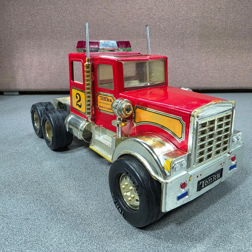 Vintage Tonka Hook and Ladder‎ Fire Truck #2 Plastic/Steel W/Siren Made In USA